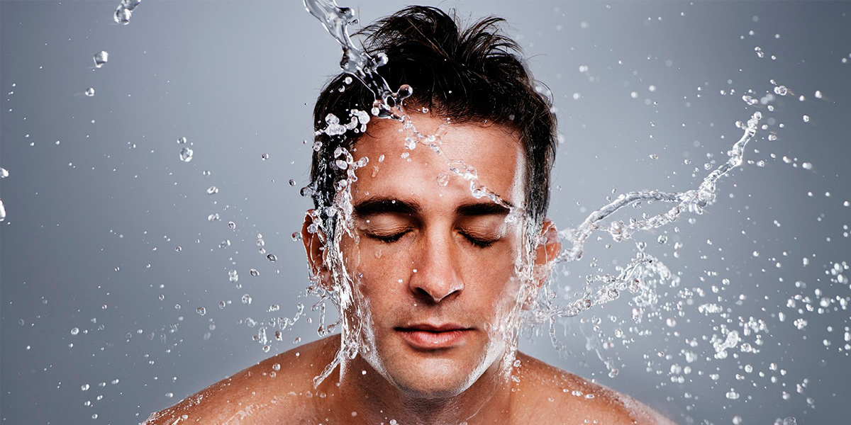 Cuidados com o rosto masculino: três cuidados básicos que todo homem deve seguir